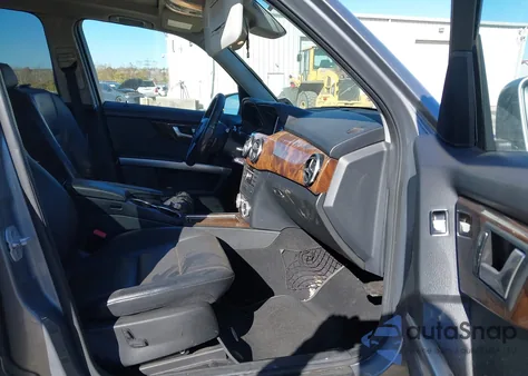 2015 Mercedes-Benz Glk 350 4Matic z USA, uszkodzony, nr VIN WDCGG8JB2FG441485